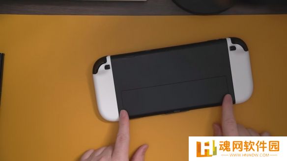 Switch2外观模型泄露影像：屏幕与手柄尺寸均有提升
